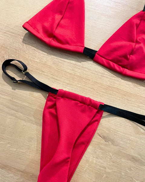 Biquíni de Fita Bronze Perfeito Vermelho